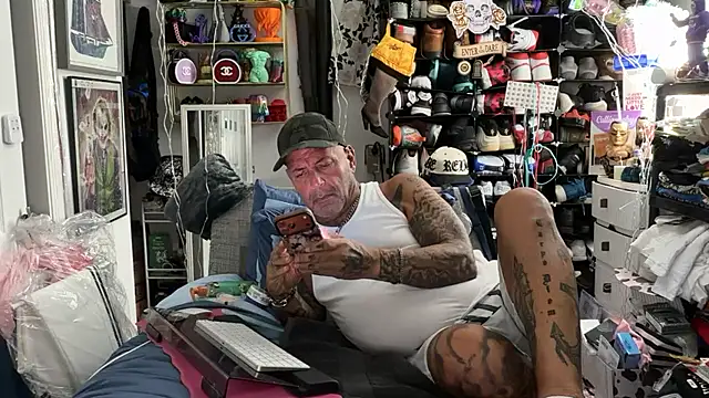 joeytatts66 online show from March 20, 2026, 2:16 am