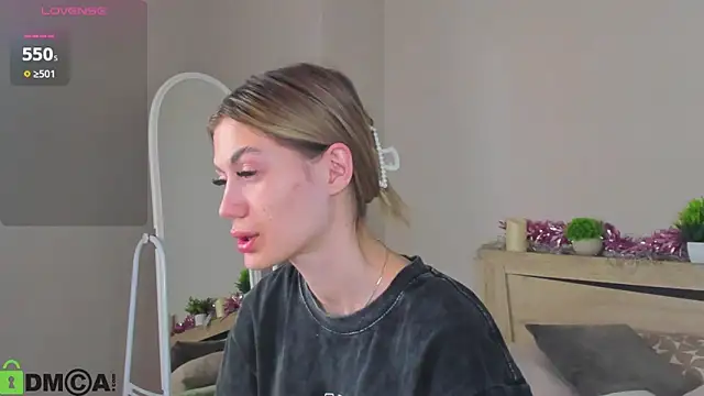 Snapshot of Cherry_Price chatting on March 3, 2026, 12:06 am Cherry Price online show from March 3, 2026, 12:06 am