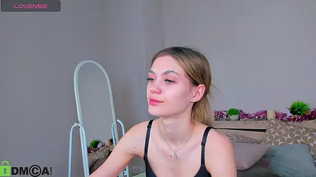 Snapshot of Cherry_Price chatting on March 8, 2026, 11:52 pm Cherry Price online show from March 8, 2026, 11:52 pm