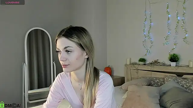 Snapshot of Cherry_Price chatting on April 5, 2026, 11:46 pm Cherry Price online show from April 5, 2026, 11:46 pm