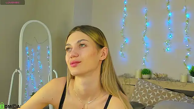 Snapshot of Cherry_Price chatting on April 14, 2026, 11:22 pm Cherry Price online show from April 14, 2026, 11:22 pm