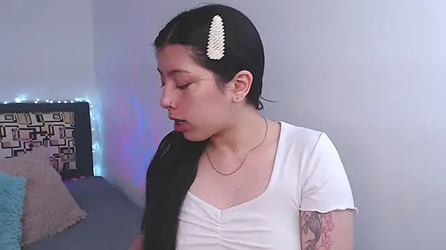 iam emy online show from October 27, 2025, 8:02 pm