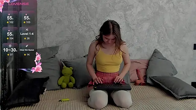 Hibisceae online show from December 18, 2025, 4:57 pm