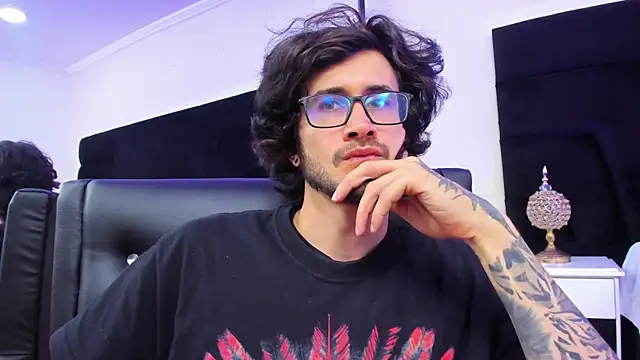 Loggan donnelly online show from January 16, 2025, 11:59 pm