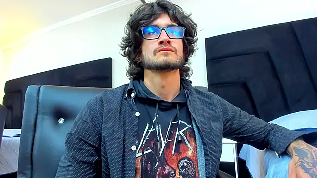 Loggan donnelly online show from February 15, 2025, 8:22 pm