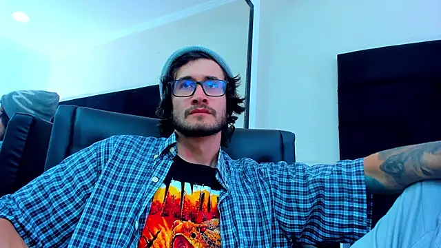 Loggan donnelly online show from February 22, 2025, 9:15 pm