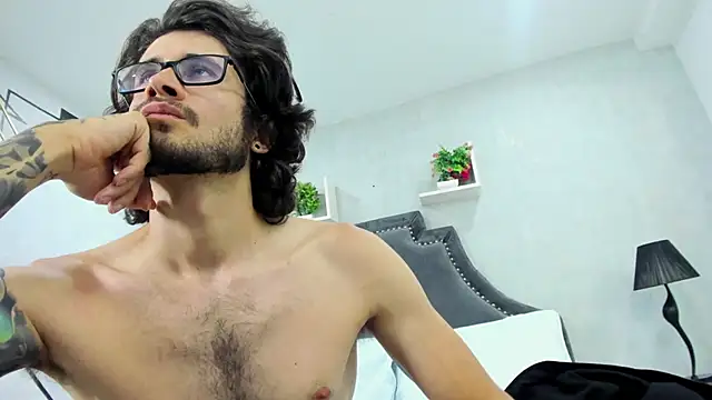 Loggan donnelly online show from March 14, 2025, 11:32 pm