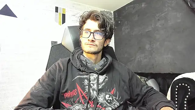 Loggan donnelly online show from September 17, 2025, 8:21 pm