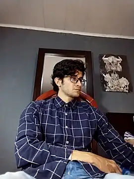 Loggan donnelly online show from April 3, 2026, 9:35 pm