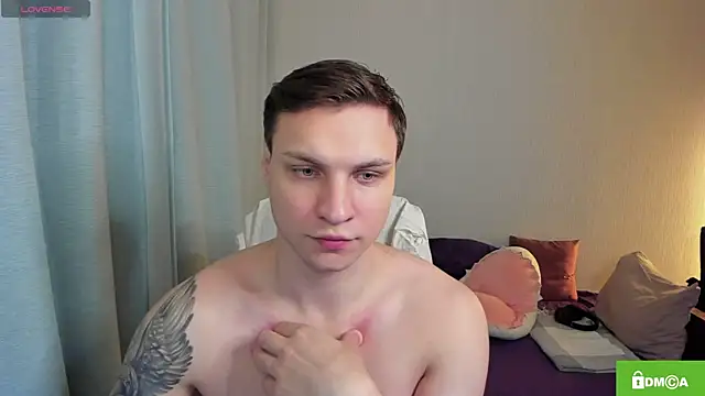 handsome guy01 online show from April 2, 2026, 7:22 pm