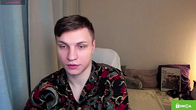 handsome guy01 online show from May 12, 2026, 9:34 pm