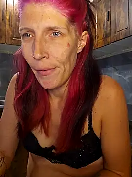 Lenchen  online show from May 11, 2026, 7:33 pm
