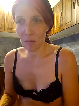 Lenchen  online show from May 21, 2026, 7:32 pm