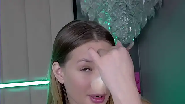 Snapshot of ViolaFlirt chatting on February 1, 2025, 7:15 am ViolaFlirt online show from February 1, 2025, 7:15 am