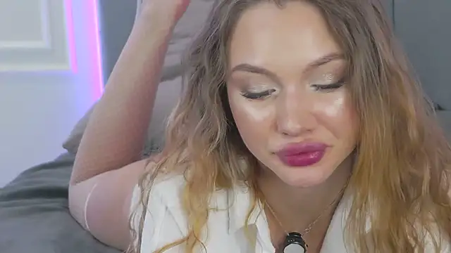 Snapshot of ViolaFlirt chatting on February 6, 2025, 10:37 am ViolaFlirt online show from February 6, 2025, 10:37 am