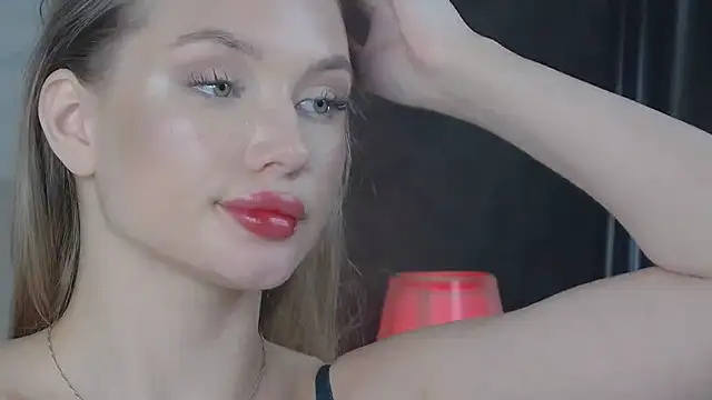 Snapshot of ViolaFlirt chatting on February 15, 2025, 10:55 am ViolaFlirt online show from February 15, 2025, 10:55 am