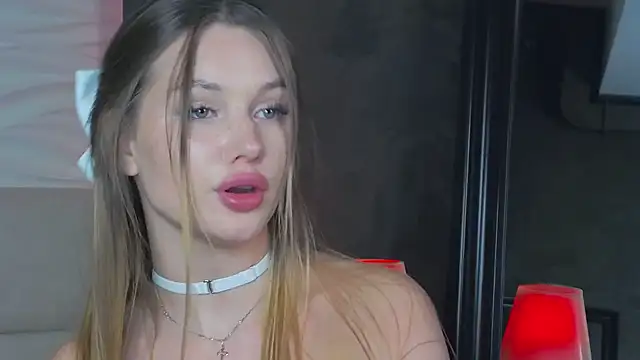 Snapshot of ViolaFlirt chatting on February 16, 2025, 10:21 am ViolaFlirt online show from February 16, 2025, 10:21 am