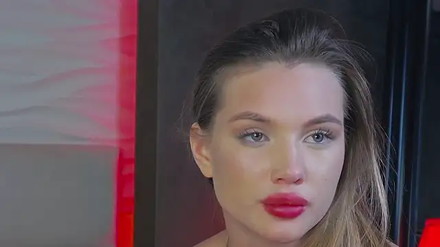 Snapshot of ViolaFlirt chatting on February 19, 2025, 10:45 am ViolaFlirt online show from February 19, 2025, 10:45 am