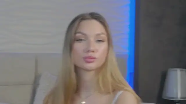 Snapshot of ViolaFlirt chatting on March 6, 2025, 9:47 am ViolaFlirt online show from March 6, 2025, 9:47 am