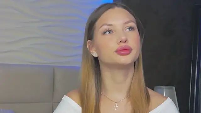 Snapshot of ViolaFlirt chatting on March 14, 2025, 4:10 am ViolaFlirt online show from March 14, 2025, 4:10 am