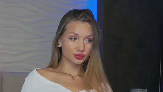 Snapshot of ViolaFlirt chatting on March 14, 2025, 7:15 am ViolaFlirt online show from March 14, 2025, 7:15 am