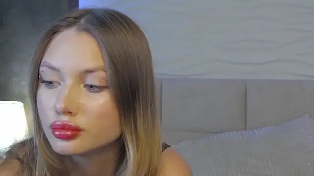 Snapshot of ViolaFlirt chatting on March 22, 2025, 7:25 am ViolaFlirt online show from March 22, 2025, 7:25 am