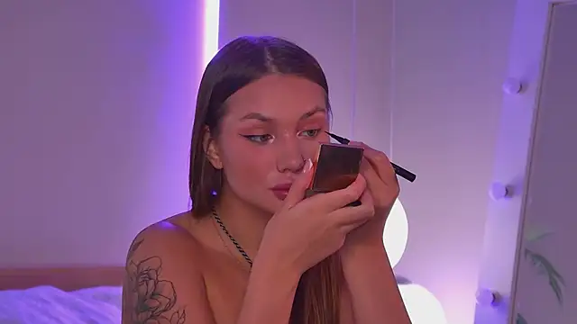 Snapshot of ViolaFlirt chatting on October 26, 2025, 4:07 am ViolaFlirt online show from October 26, 2025, 4:07 am