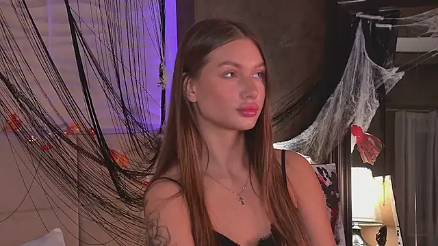 Snapshot of ViolaFlirt chatting on November 3, 2025, 4:14 am ViolaFlirt online show from November 3, 2025, 4:14 am