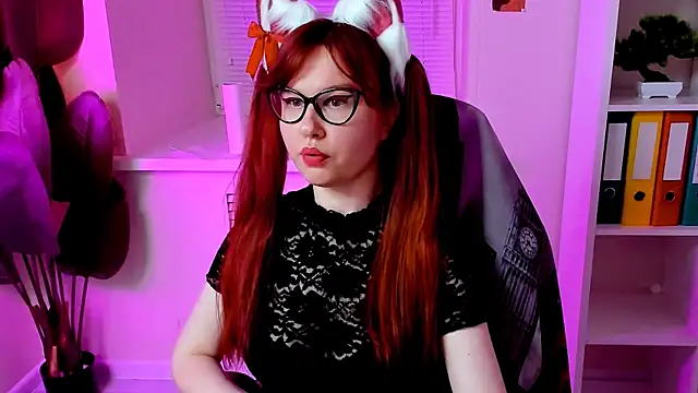 CarolGiggly online show from December 1, 2025, 2:00 pm