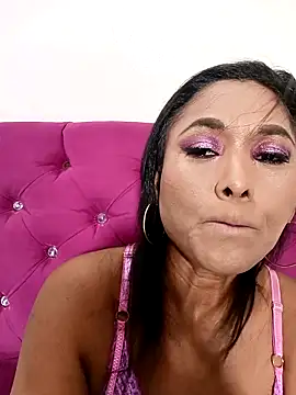 tiffany Bitch online show from February 15, 2026, 10:06 pm