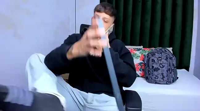 Snapshot of Adam_hard_ chatting on January 14, 2025, 7:53 pm Adam hard  online show from January 14, 2025, 7:53 pm