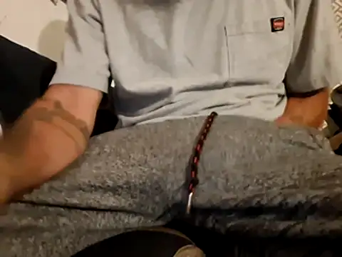 Cantufamily1979 online show from November 23, 2025, 12:16 pm