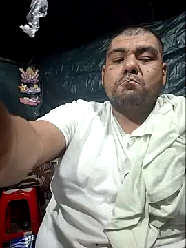 Snapshot of sweetdickmagic chatting on January 15, 2026, 3:44 am sweetdickmagic online show from January 15, 2026, 3:44 am