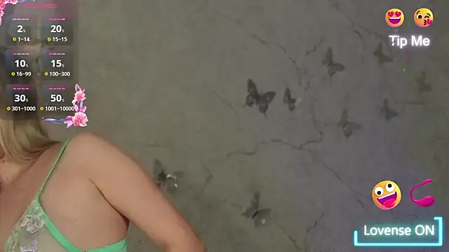 Snapshot of LianaCruz__ chatting on January 31, 2025, 5:51 am LianaCruz online show from January 31, 2025, 5:51 am