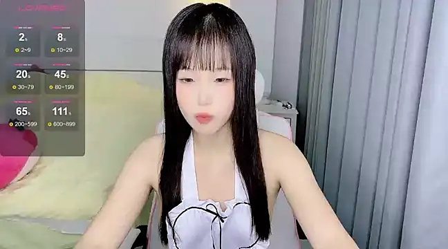Snapshot of -Wendy__ chatting on January 2, 2025, 8:57 pm -Wendy online show from January 2, 2025, 8:57 pm