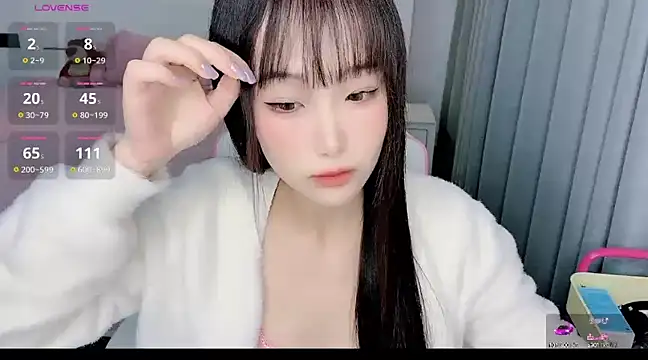 Snapshot of -Wendy__ chatting on February 14, 2025, 3:05 pm -Wendy online show from February 14, 2025, 3:05 pm