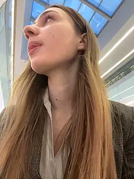 Snapshot of Lia__Love chatting on December 4, 2024, 1:09 pm Lia Love online show from December 4, 2024, 1:09 pm