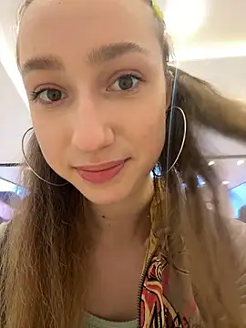 Snapshot of Lia__Love chatting on December 17, 2024, 12:43 pm Lia Love online show from December 17, 2024, 12:43 pm