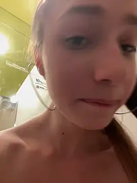 Snapshot of Lia__Love chatting on December 17, 2024, 3:49 pm Lia Love online show from December 17, 2024, 3:49 pm