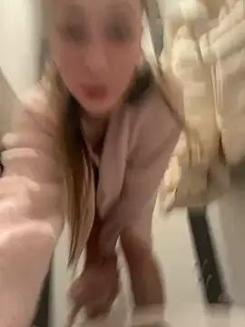 Snapshot of Lia__Love chatting on December 25, 2024, 2:56 pm Lia Love online show from December 25, 2024, 2:56 pm