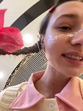 Snapshot of Lia__Love chatting on January 2, 2025, 11:09 am Lia Love online show from January 2, 2025, 11:09 am