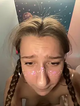 Snapshot of Lia__Love chatting on January 2, 2025, 2:13 pm Lia Love online show from January 2, 2025, 2:13 pm