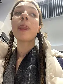 Snapshot of Lia__Love chatting on January 6, 2025, 4:13 pm Lia Love online show from January 6, 2025, 4:13 pm