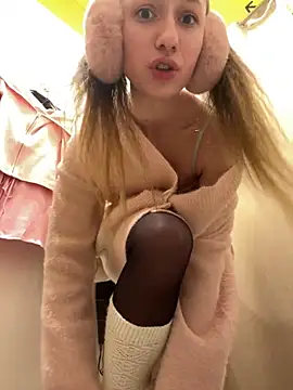 Snapshot of Lia__Love chatting on January 7, 2025, 1:14 pm Lia Love online show from January 7, 2025, 1:14 pm