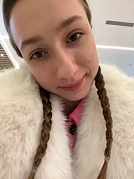 Snapshot of Lia__Love chatting on January 15, 2025, 1:20 pm Lia Love online show from January 15, 2025, 1:20 pm