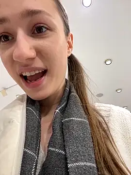 Snapshot of Lia__Love chatting on February 17, 2025, 1:10 pm Lia Love online show from February 17, 2025, 1:10 pm