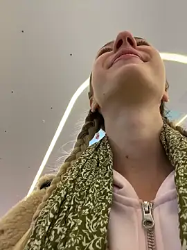 Snapshot of Lia__Love chatting on October 13, 2025, 12:05 pm Lia Love online show from October 13, 2025, 12:05 pm