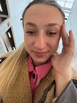 Snapshot of Lia__Love chatting on October 14, 2025, 12:28 pm Lia Love online show from October 14, 2025, 12:28 pm