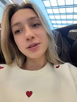 Snapshot of Lia__Love chatting on October 17, 2025, 12:08 pm Lia Love online show from October 17, 2025, 12:08 pm