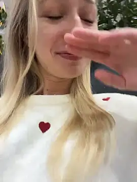 Snapshot of Lia__Love chatting on November 24, 2025, 12:05 pm Lia Love online show from November 24, 2025, 12:05 pm